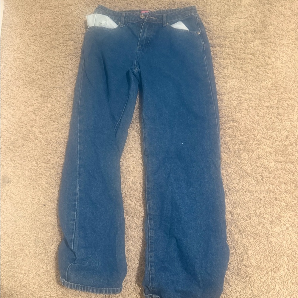 Edikted Raelynn Washed Low Rise Jeans